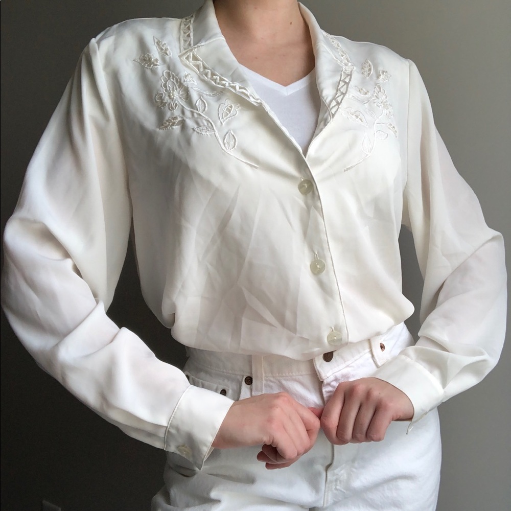 Vintage Button-Up Longsleeve Blouse